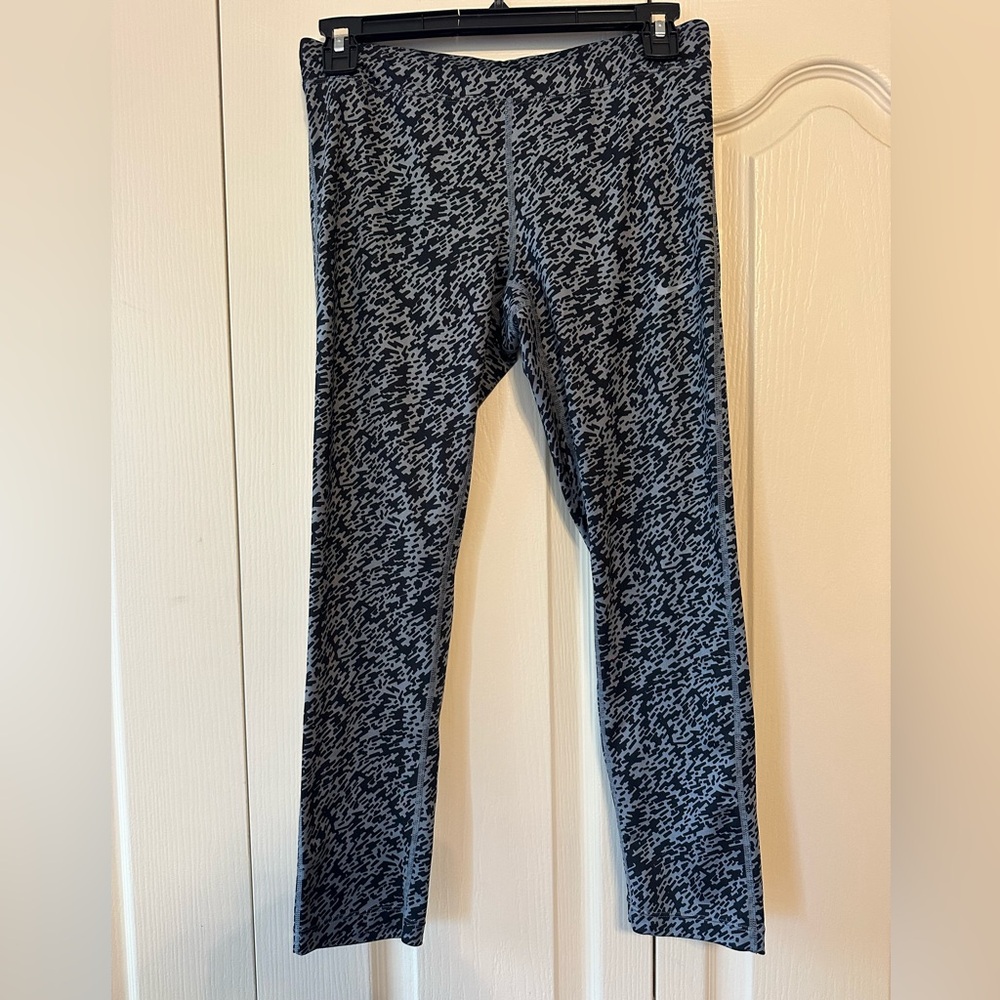Nike Dri-Fit Women’s Black and Gray Patterned Leggings Sz. S
